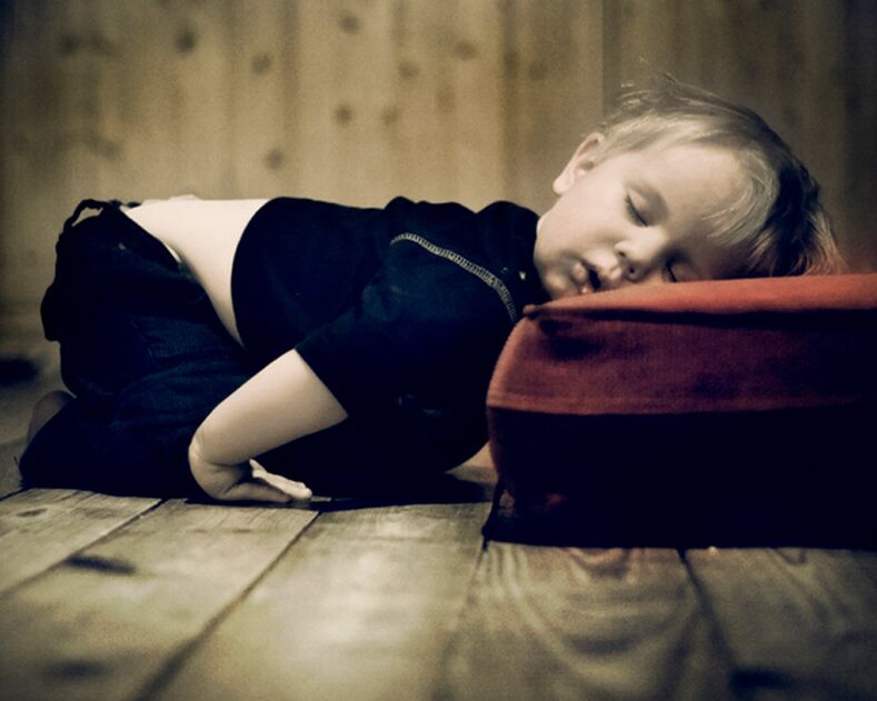 Teeth grinding during sleep is a sign of helminthic infection in both children and adults