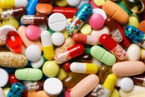 The treating physician competently selects the drug treatment for worms.